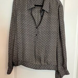 Silk vintage Dana Bachman Geometric Black and White Women's Top with bow